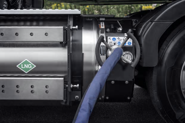 – Flytande naturgas och biogas är de bästa allmänt tillgängliga alternativen till diesel för tunga regionala transporter och fjärrtransporter, säger Lars Mårtensson, miljö- och innovationsdirektör på Volvo Lastvagnar.