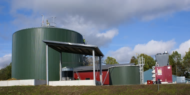 SLU:s biogasanläggning vid Lövsta forskningscentrum ca 8 kilometer utanför Uppsala.
