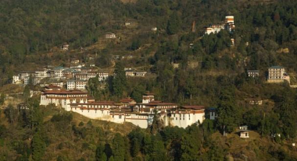 Sweco undersöker miljöpåverkan av vattenkraft i Bhutan.