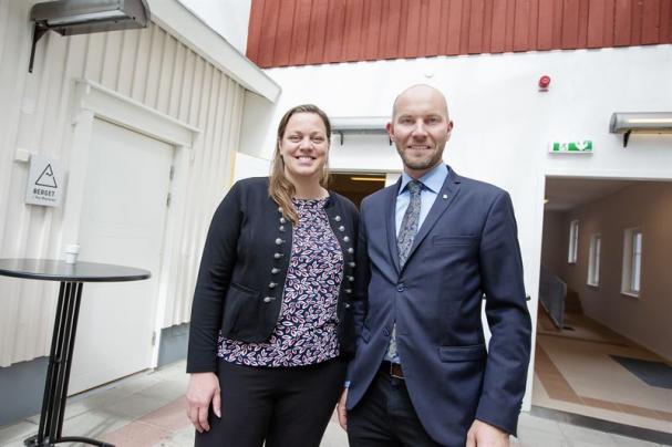 Hanna Eriksen, Sverigechef för Fortums avfalls- och återvinningsverksamhet Fortum Waste Solutions AB, och Claes Nordmark, kommunalråd (S).