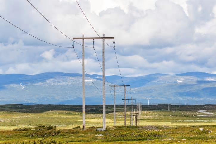 Härjeåns elledning över Sveriges högst belägna allmänna väg Flatruet i Härjedalen.