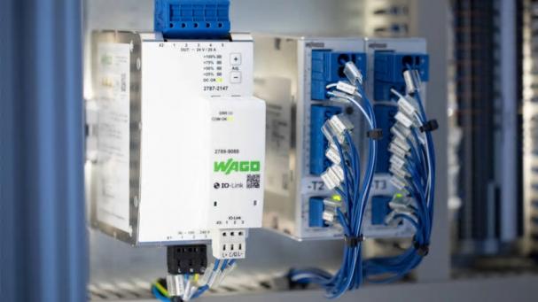 WAGOs DIN-Rail-nätaggregat från Pro 2-serien kan utvidgas med en kommunikationsmodul för datautväxling via en PLC eller IoT-gateway.