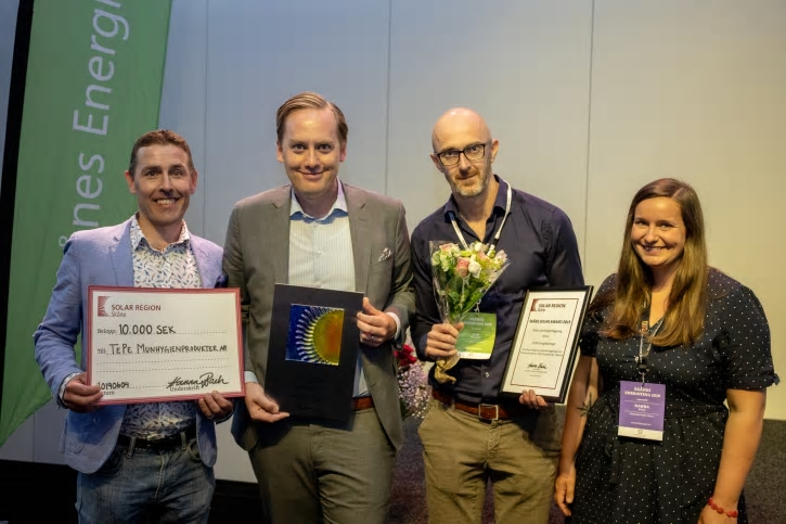 Staffan Fredlund, ordförande Solar Region Skåne, Joel Eklund, Tepe Munhygiensprodukter Jon Persson, E.ON Energilösningar, Hanna Bach, Energikontoret Skåne.