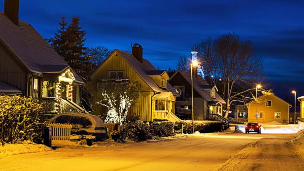 En riktigt kall vinterdag kan el bli en bristvara i Sverige. Forskare ska undersöka vilka förutsättningar småhusägare och energibolag har för att klara sådana situationer.