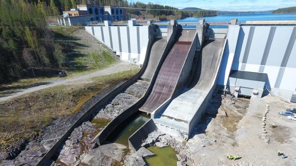 Ramsele kraftverk, som ligger i Faxälven nära Nässjö by i Västernorrland, har levererat energi sedan i slutet av 50-talet. En 400 meter lång betongdamm utgör basen i kraftverket.
