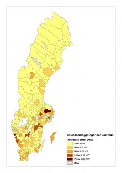 Solcellsanläggningar fördelas efter anläggningsstorlek i tre kategorier; under 20 kW, 20 kW till 1 000 kW och över 1 000 kW.