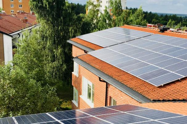 På tisdag den 17 oktober invigs landstingets första solcellsanläggning, på taket av Geriatriskt centrum i Umeå.