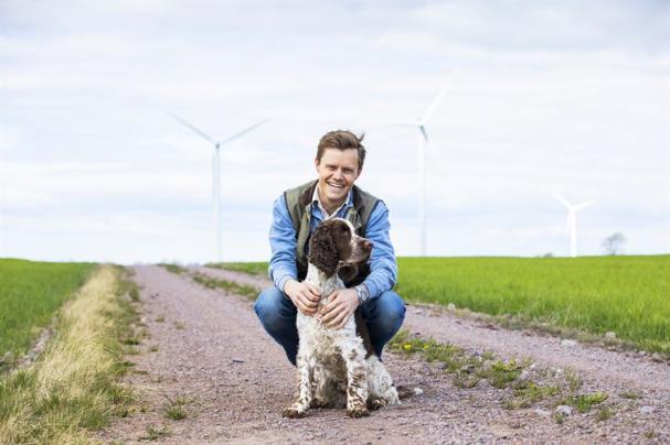 Gustav Andersson är en av Bixias drygt 3000 producenter av förnybar el.