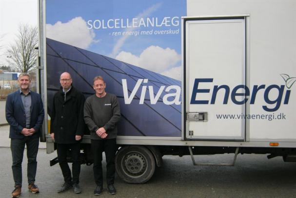 Från vänster: Johnny Hey, vd Bravida Danmark, Lars Bjerg, ägare Viva energi Poul Hauge, ägare Viva Energi.