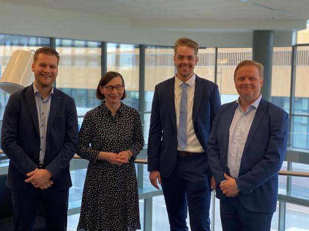 Från vänster: Tuukka Huumonen (Savon), Leena Arimo (Bravida), Arttu Voutilainen (Savon), Marko Holopainen (Bravida).