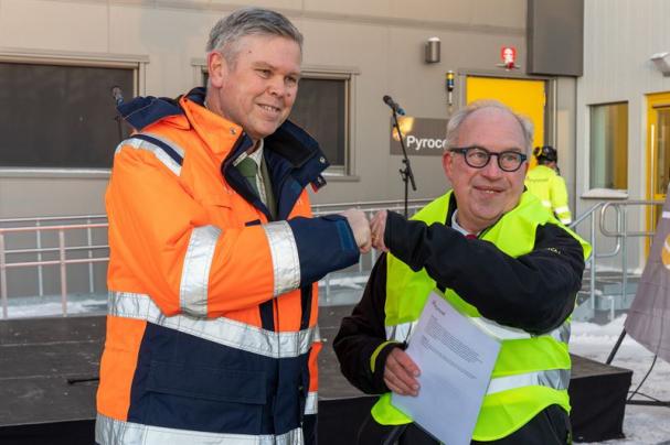 Pontus Friberg, styrelseordförande Pyrocell och Landshövding Per Bill.