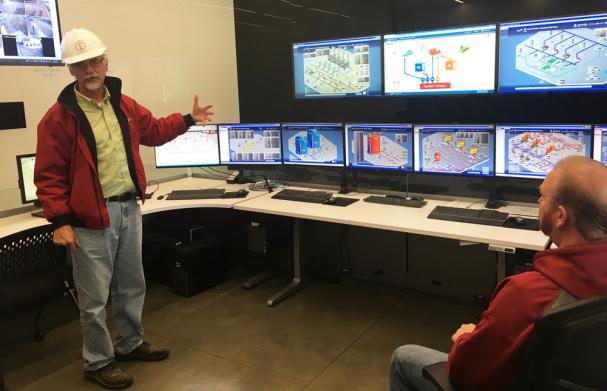 Möte hos Stanford Universitys energibolag som sköter försörjningen till universitetets campus som motsvarar storleken av en medelstor svensk stad. 
